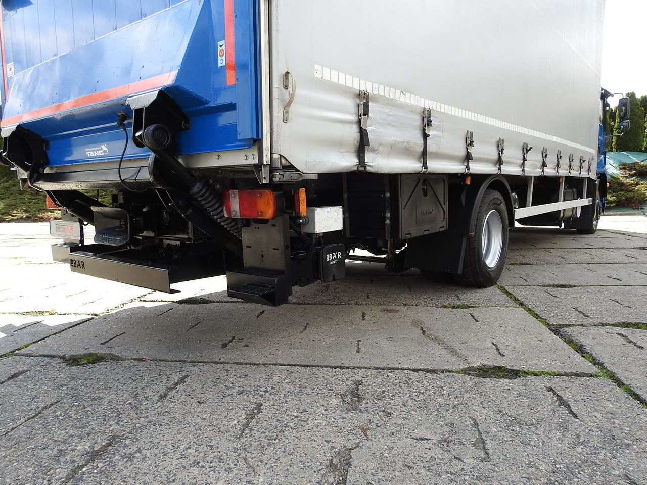 Curtainsider truck MAN TGM 15.290 TARPAULIN LIFT 18 PALLETS CRUISE CONTROL TWIN WHEELS AIR CONDITIONING 290HP: picture 36 Curtainsider truck MAN TGM 15.290 TARPAULIN LIFT 18 PALLETS CRUISE CONTROL TWIN WHEELS AIR CONDITIONING 290HP: picture 36