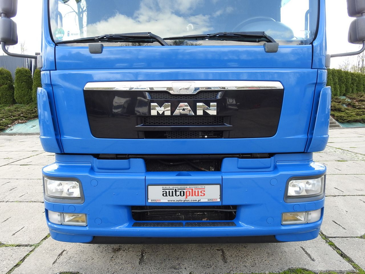 Curtainsider truck MAN TGM 15.290 TARPAULIN LIFT 18 PALLETS CRUISE CONTROL TWIN WHEELS AIR CONDITIONING 290HP: picture 17 Curtainsider truck MAN TGM 15.290 TARPAULIN LIFT 18 PALLETS CRUISE CONTROL TWIN WHEELS AIR CONDITIONING 290HP: picture 17