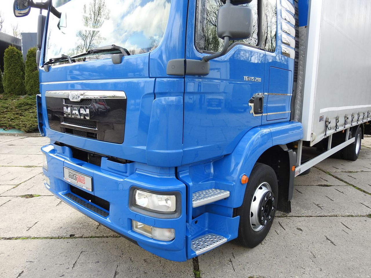 Curtainsider truck MAN TGM 15.290 TARPAULIN LIFT 18 PALLETS CRUISE CONTROL TWIN WHEELS AIR CONDITIONING 290HP: picture 25 Curtainsider truck MAN TGM 15.290 TARPAULIN LIFT 18 PALLETS CRUISE CONTROL TWIN WHEELS AIR CONDITIONING 290HP: picture 25