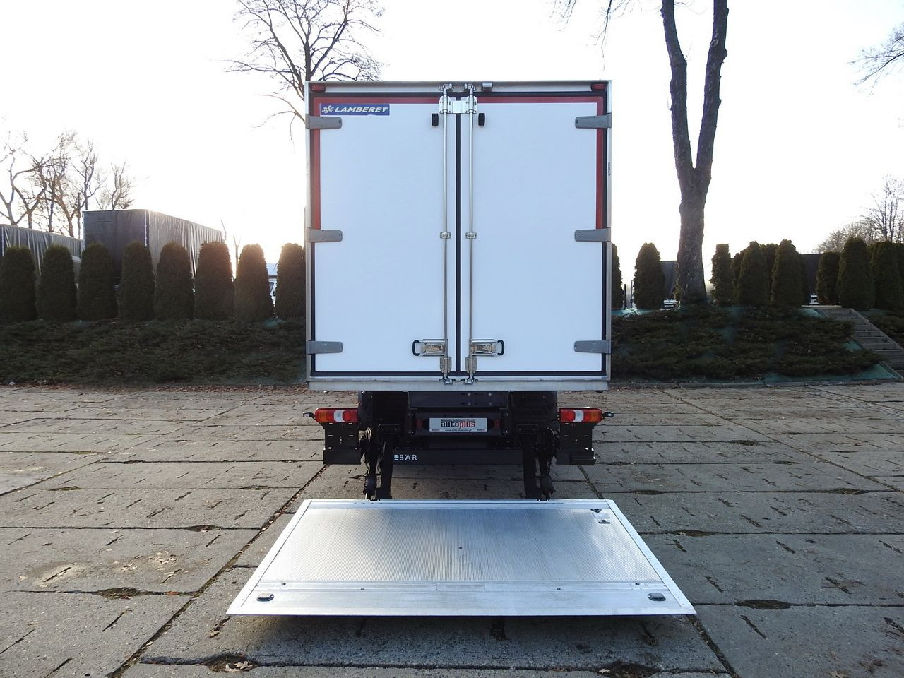 Refrigerator truck MERCEDES ATEGO 12.24 REGRIGERATOR BOX -10*C LIFT 16 PALLETS HEATING FUNCTION WEBASTO CRUISE CONTROL PNEUMATICS AIR CONDITIONING  240HP: picture 16