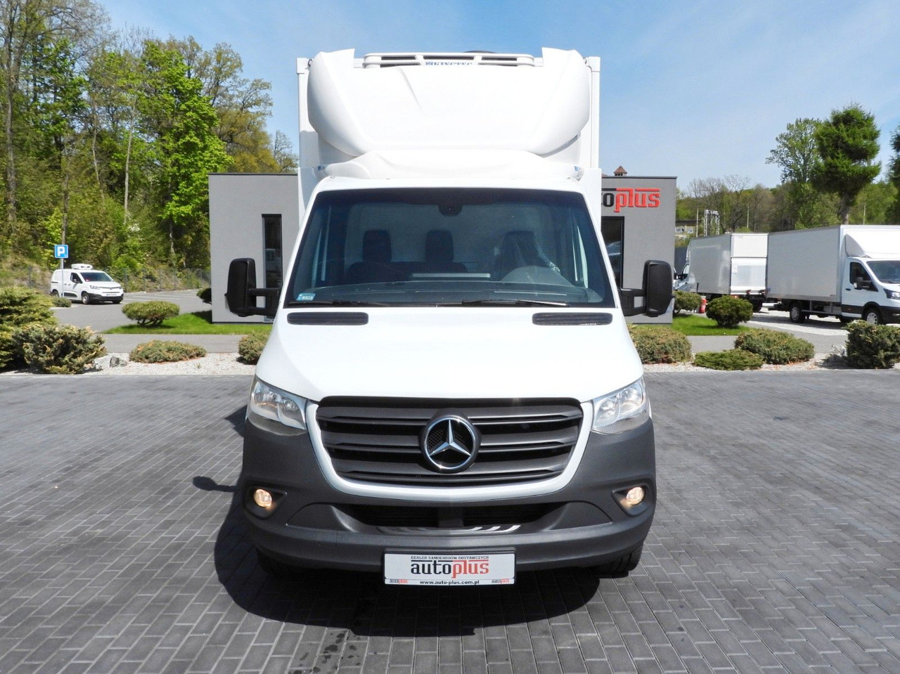 Mercedes-Benz SPRINTER 316 KÜHLKOFFER 0*C AUFZUG 8 PALETTEN - Refrigerated van: picture 5 Mercedes-Benz SPRINTER 316 KÜHLKOFFER 0*C AUFZUG 8 PALETTEN - Refrigerated van: picture 5
