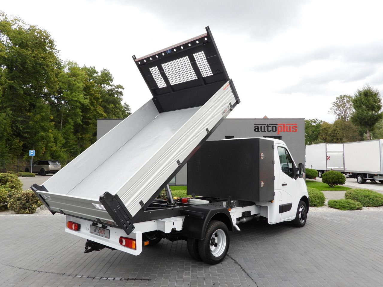 OPEL MOVANO TIPPER NAVIGATION LED LIGHTS TWIN WHEELS AIR CONDITIONING  145HP - Tipper van: picture 3 OPEL MOVANO TIPPER NAVIGATION LED LIGHTS TWIN WHEELS AIR CONDITIONING  145HP - Tipper van: picture 3
