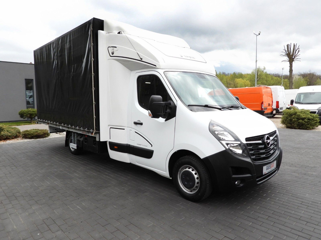 Opel MOVANO PRITSCHE PLANE 10 PALETTEN WEBASTO A/C - Curtain side van, Combi van: picture 4 Opel MOVANO PRITSCHE PLANE 10 PALETTEN WEBASTO A/C - Curtain side van, Combi van: picture 4