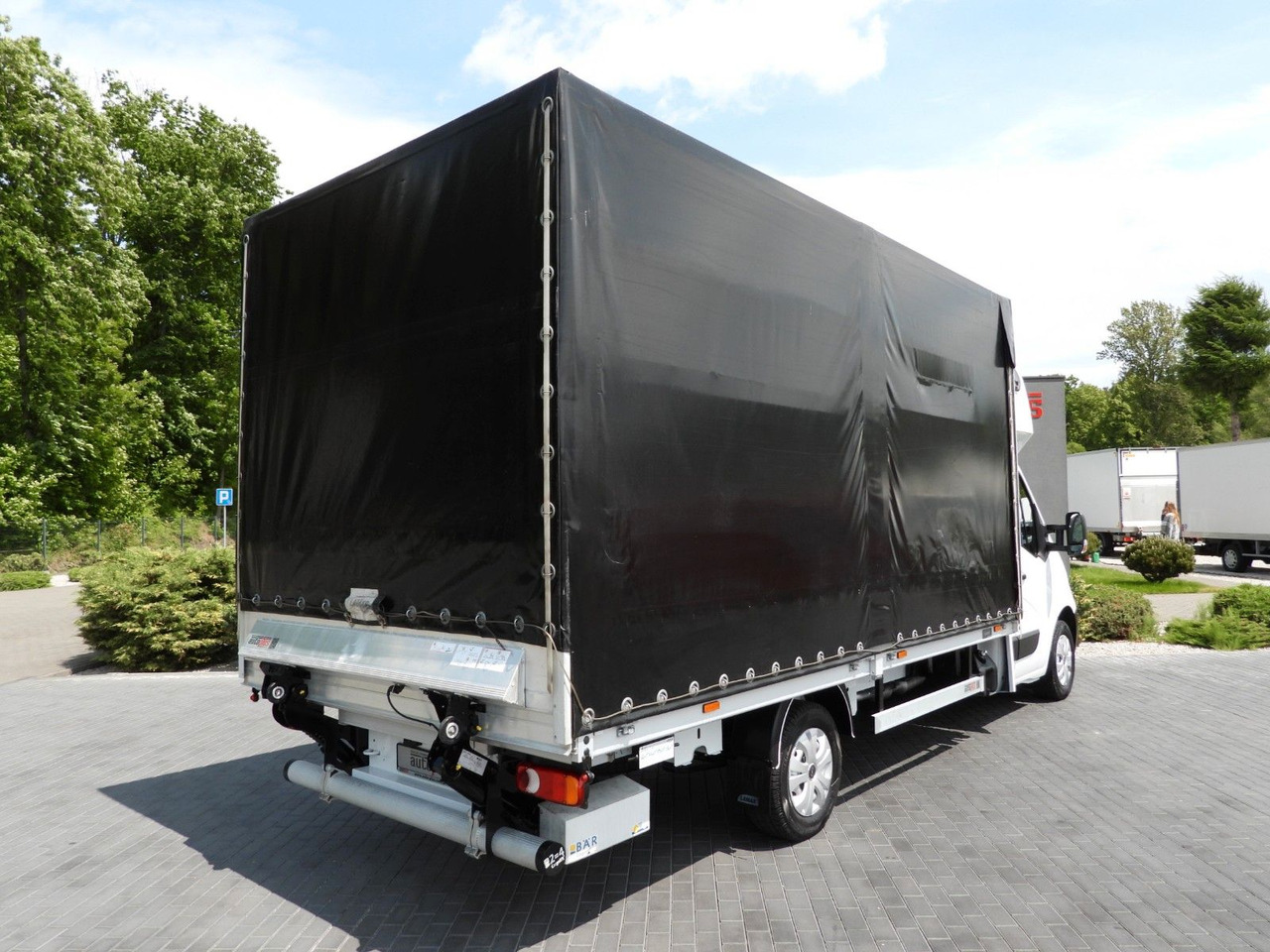 Opel MOVANO PRITSCHE PLANE AUFZUG 9 PALETTEN WEBASTO - Curtain side van: picture 3 Opel MOVANO PRITSCHE PLANE AUFZUG 9 PALETTEN WEBASTO - Curtain side van: picture 3