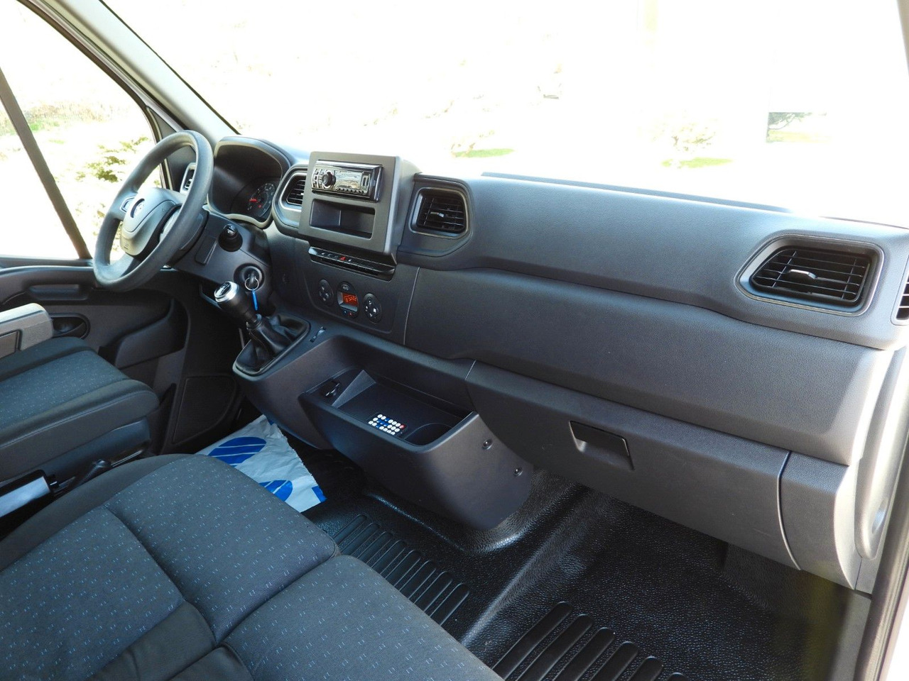 Lease a  Opel MOVANO  PRITSCHE PLANE AUFZUG 9 PALETTEN WEBASTO Opel MOVANO  PRITSCHE PLANE AUFZUG 9 PALETTEN WEBASTO: picture 28