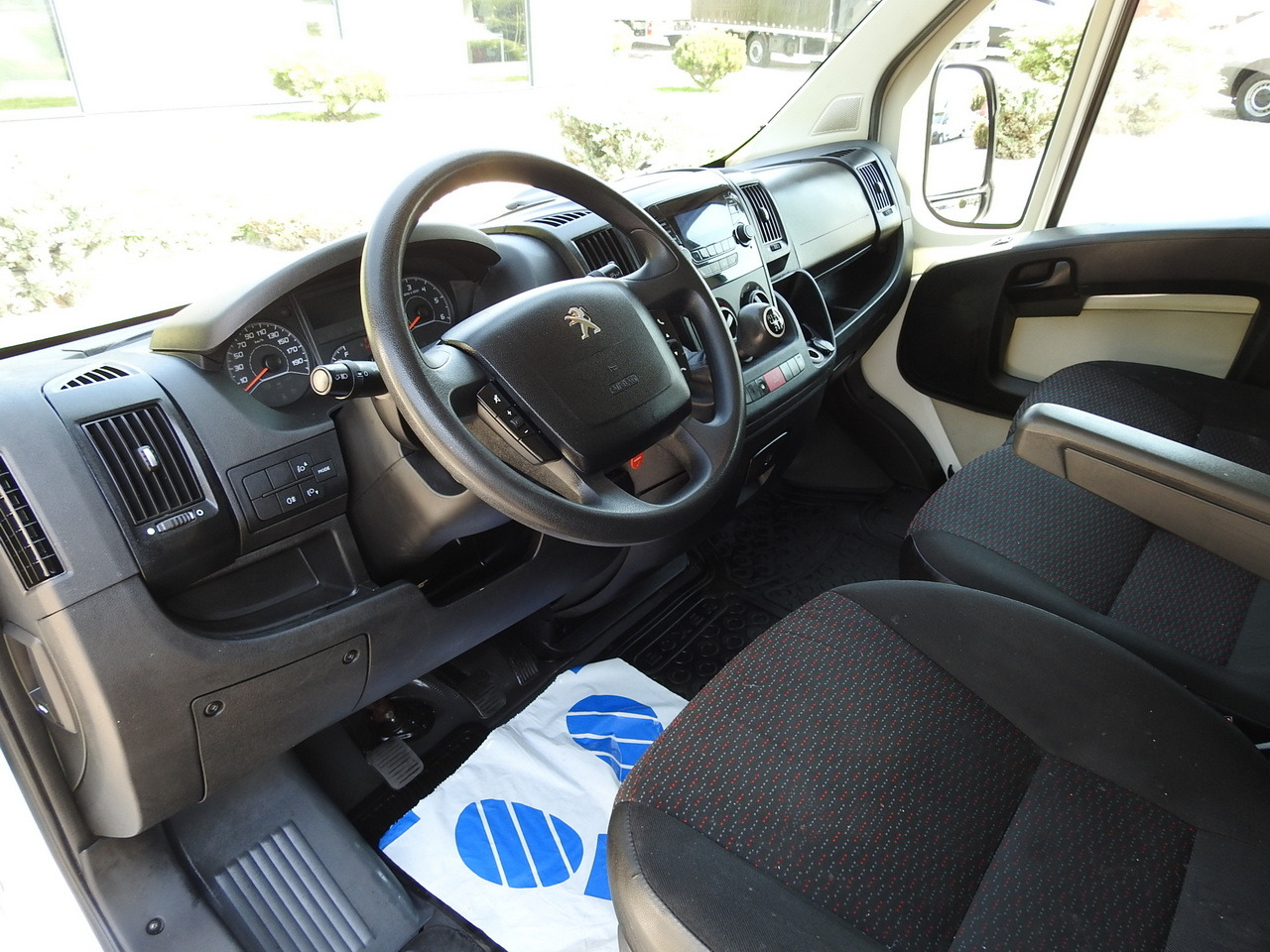 PEUGEOT BOXER BOX DELIVERY VAN 7 SEATS  110HP - Panel van: picture 2 PEUGEOT BOXER BOX DELIVERY VAN 7 SEATS  110HP - Panel van: picture 2