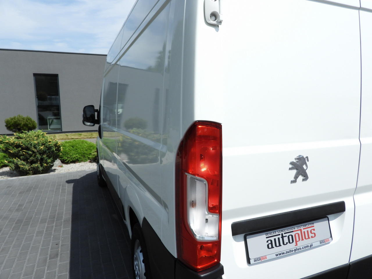 Lease a PEUGEOT BOXER REFRIGERATOR VAN -10*C CRUISE CONTROL AIR CONDITIONING 130HP PEUGEOT BOXER REFRIGERATOR VAN -10*C CRUISE CONTROL AIR CONDITIONING 130HP: picture 17 Lease a PEUGEOT BOXER REFRIGERATOR VAN -10*C CRUISE CONTROL AIR CONDITIONING 130HP PEUGEOT BOXER REFRIGERATOR VAN -10*C CRUISE CONTROL AIR CONDITIONING 130HP: picture 17