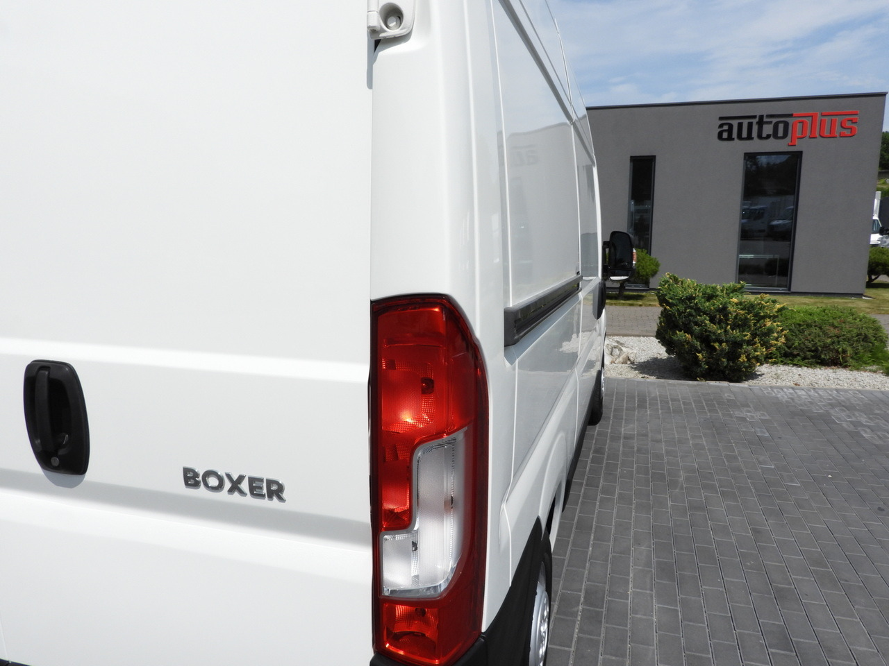 Lease a PEUGEOT BOXER REFRIGERATOR VAN -10*C CRUISE CONTROL AIR CONDITIONING 130HP PEUGEOT BOXER REFRIGERATOR VAN -10*C CRUISE CONTROL AIR CONDITIONING 130HP: picture 18 Lease a PEUGEOT BOXER REFRIGERATOR VAN -10*C CRUISE CONTROL AIR CONDITIONING 130HP PEUGEOT BOXER REFRIGERATOR VAN -10*C CRUISE CONTROL AIR CONDITIONING 130HP: picture 18