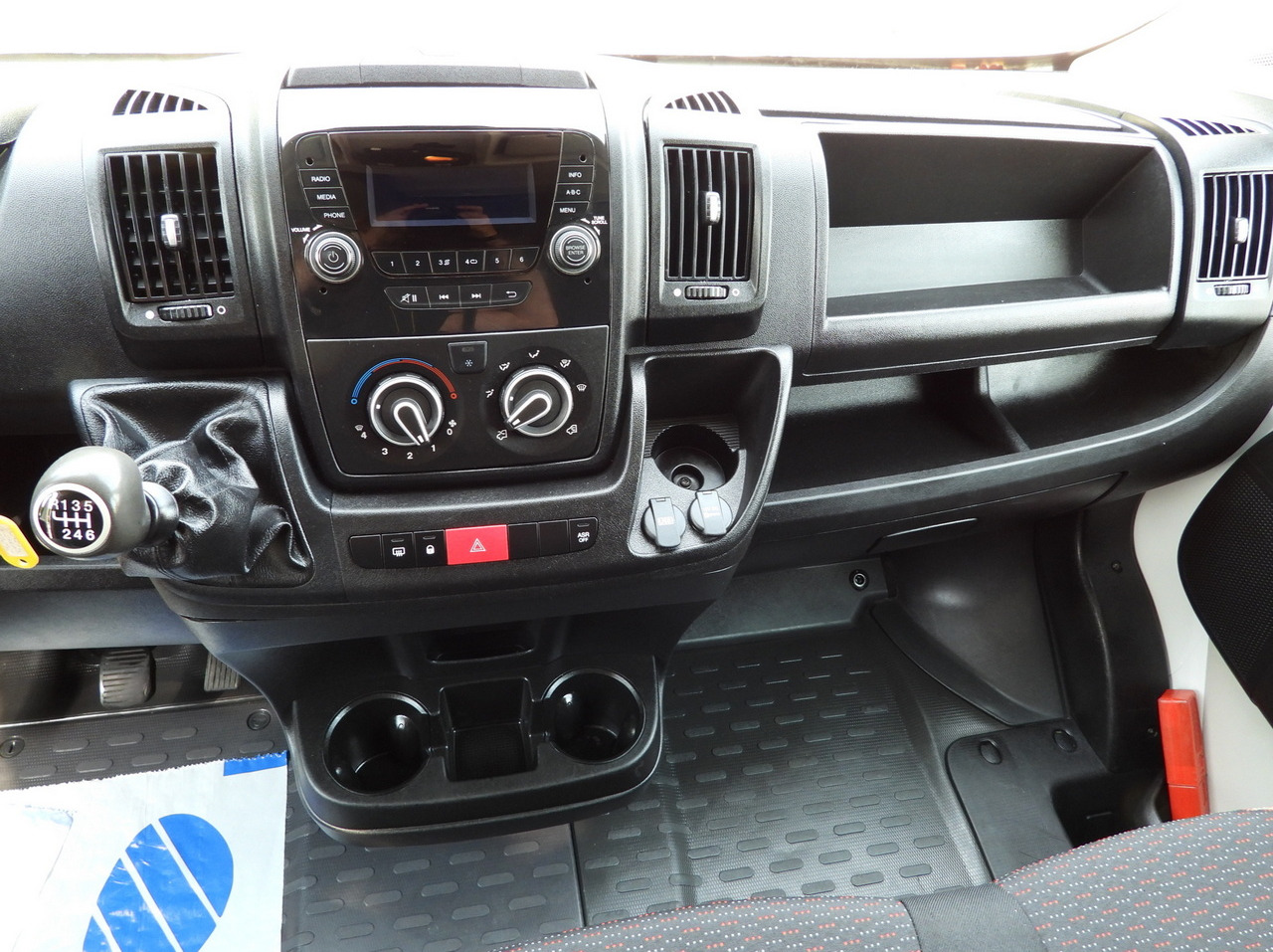 Lease a PEUGEOT BOXER REFRIGERATOR VAN -10*C CRUISE CONTROL AIR CONDITIONING 130HP PEUGEOT BOXER REFRIGERATOR VAN -10*C CRUISE CONTROL AIR CONDITIONING 130HP: picture 31 Lease a PEUGEOT BOXER REFRIGERATOR VAN -10*C CRUISE CONTROL AIR CONDITIONING 130HP PEUGEOT BOXER REFRIGERATOR VAN -10*C CRUISE CONTROL AIR CONDITIONING 130HP: picture 31