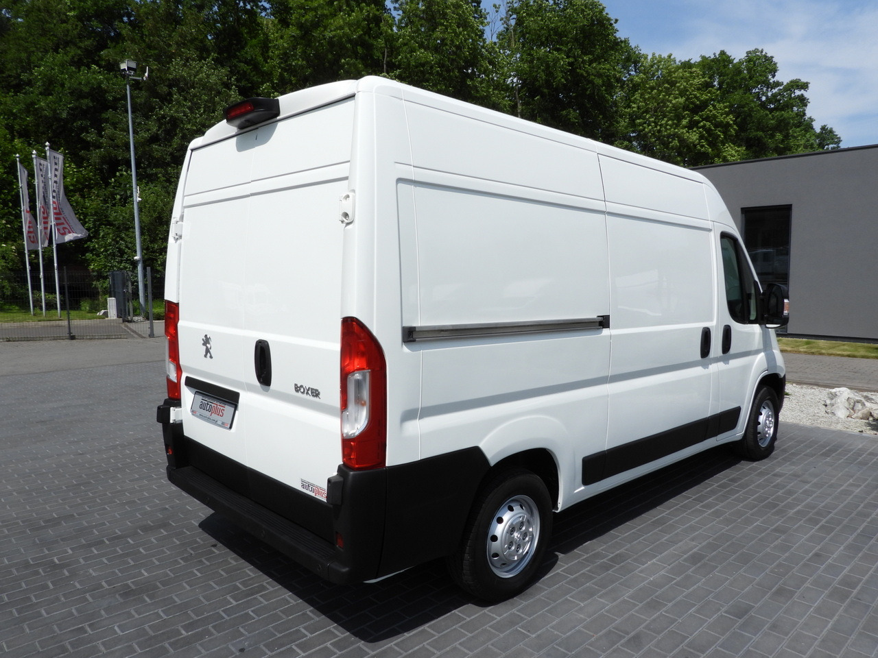 Lease a PEUGEOT BOXER REFRIGERATOR VAN -10*C CRUISE CONTROL AIR CONDITIONING 130HP PEUGEOT BOXER REFRIGERATOR VAN -10*C CRUISE CONTROL AIR CONDITIONING 130HP: picture 14 Lease a PEUGEOT BOXER REFRIGERATOR VAN -10*C CRUISE CONTROL AIR CONDITIONING 130HP PEUGEOT BOXER REFRIGERATOR VAN -10*C CRUISE CONTROL AIR CONDITIONING 130HP: picture 14