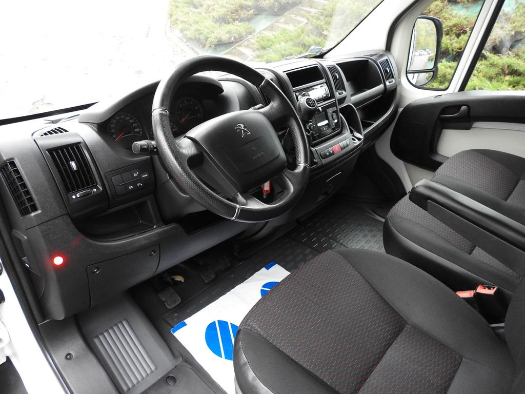 Peugeot BOXER PRITSCHE PLANE 8 PALLETS WEBASTO A/C - Curtain side van: picture 2 Peugeot BOXER PRITSCHE PLANE 8 PALLETS WEBASTO A/C - Curtain side van: picture 2