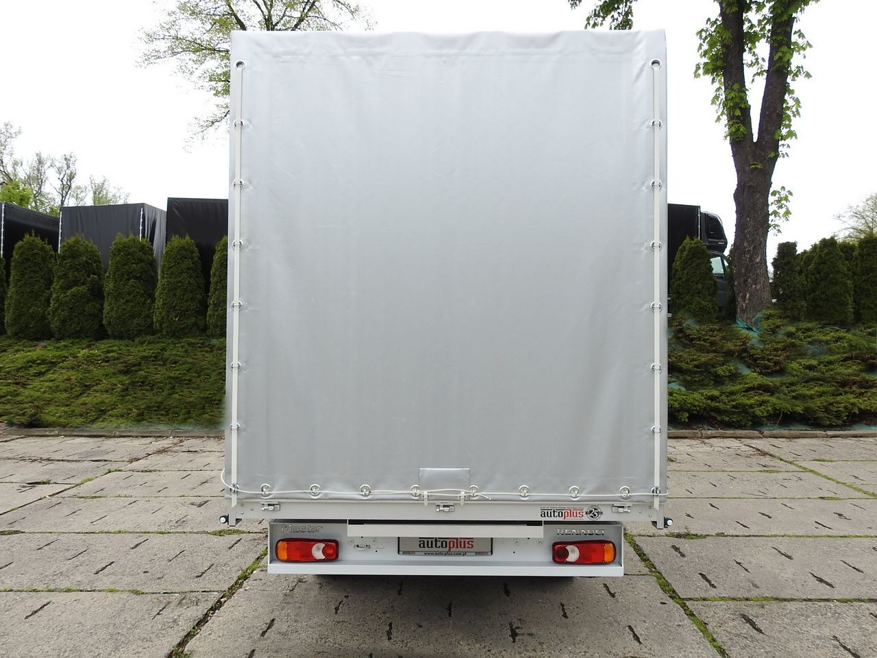 Lease a RENAULT MASTER NEW TARPAULIN 8 PALLETS CRUISE CONTROL LED LIGHTS AIR CONDITIONING 165HP RENAULT MASTER NEW TARPAULIN 8 PALLETS CRUISE CONTROL LED LIGHTS AIR CONDITIONING 165HP: picture 11 Lease a RENAULT MASTER NEW TARPAULIN 8 PALLETS CRUISE CONTROL LED LIGHTS AIR CONDITIONING 165HP RENAULT MASTER NEW TARPAULIN 8 PALLETS CRUISE CONTROL LED LIGHTS AIR CONDITIONING 165HP: picture 11