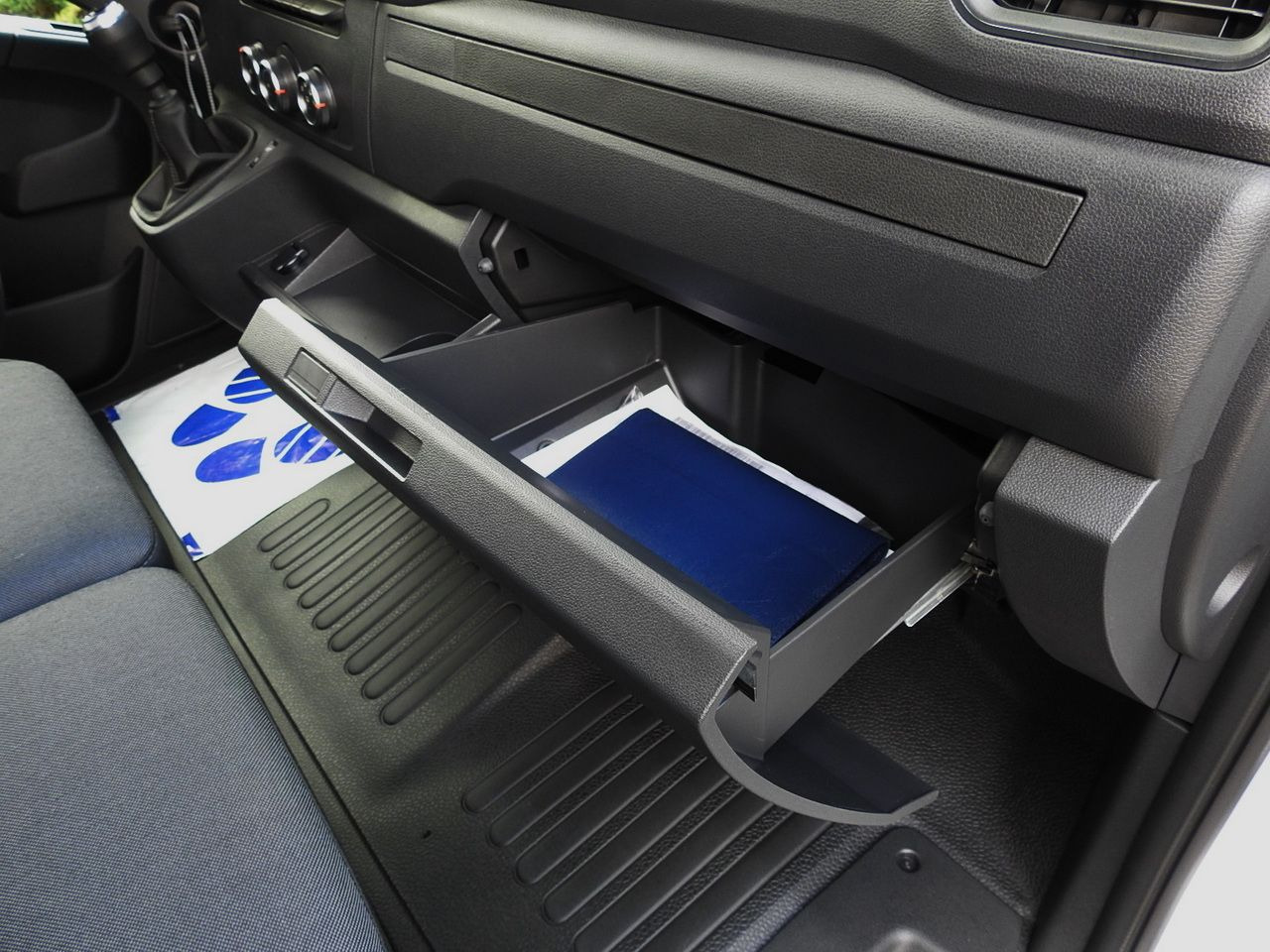 Lease a RENAULT MASTER NEW TARPAULIN 8 PALLETS CRUISE CONTROL LED LIGHTS AIR CONDITIONING 165HP RENAULT MASTER NEW TARPAULIN 8 PALLETS CRUISE CONTROL LED LIGHTS AIR CONDITIONING 165HP: picture 41 Lease a RENAULT MASTER NEW TARPAULIN 8 PALLETS CRUISE CONTROL LED LIGHTS AIR CONDITIONING 165HP RENAULT MASTER NEW TARPAULIN 8 PALLETS CRUISE CONTROL LED LIGHTS AIR CONDITIONING 165HP: picture 41