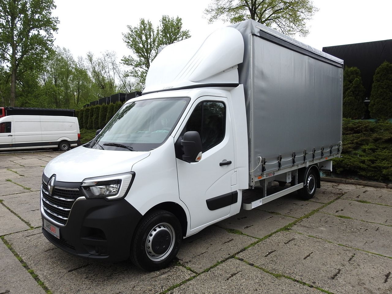 Lease a RENAULT MASTER NEW TARPAULIN 8 PALLETS CRUISE CONTROL LED LIGHTS AIR CONDITIONING 165HP RENAULT MASTER NEW TARPAULIN 8 PALLETS CRUISE CONTROL LED LIGHTS AIR CONDITIONING 165HP: picture 6 Lease a RENAULT MASTER NEW TARPAULIN 8 PALLETS CRUISE CONTROL LED LIGHTS AIR CONDITIONING 165HP RENAULT MASTER NEW TARPAULIN 8 PALLETS CRUISE CONTROL LED LIGHTS AIR CONDITIONING 165HP: picture 6