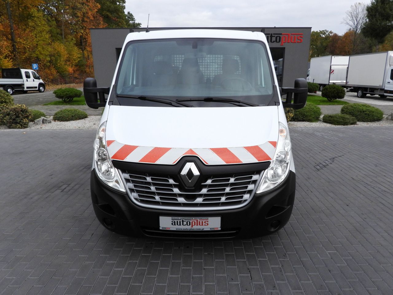 RENAULT MASTER STAKE BODY CRUISE CONTROL NAVIGATION TWIN WHEELS AIR CONDITIONING  130HP - Flatbed van: picture 5 RENAULT MASTER STAKE BODY CRUISE CONTROL NAVIGATION TWIN WHEELS AIR CONDITIONING  130HP - Flatbed van: picture 5