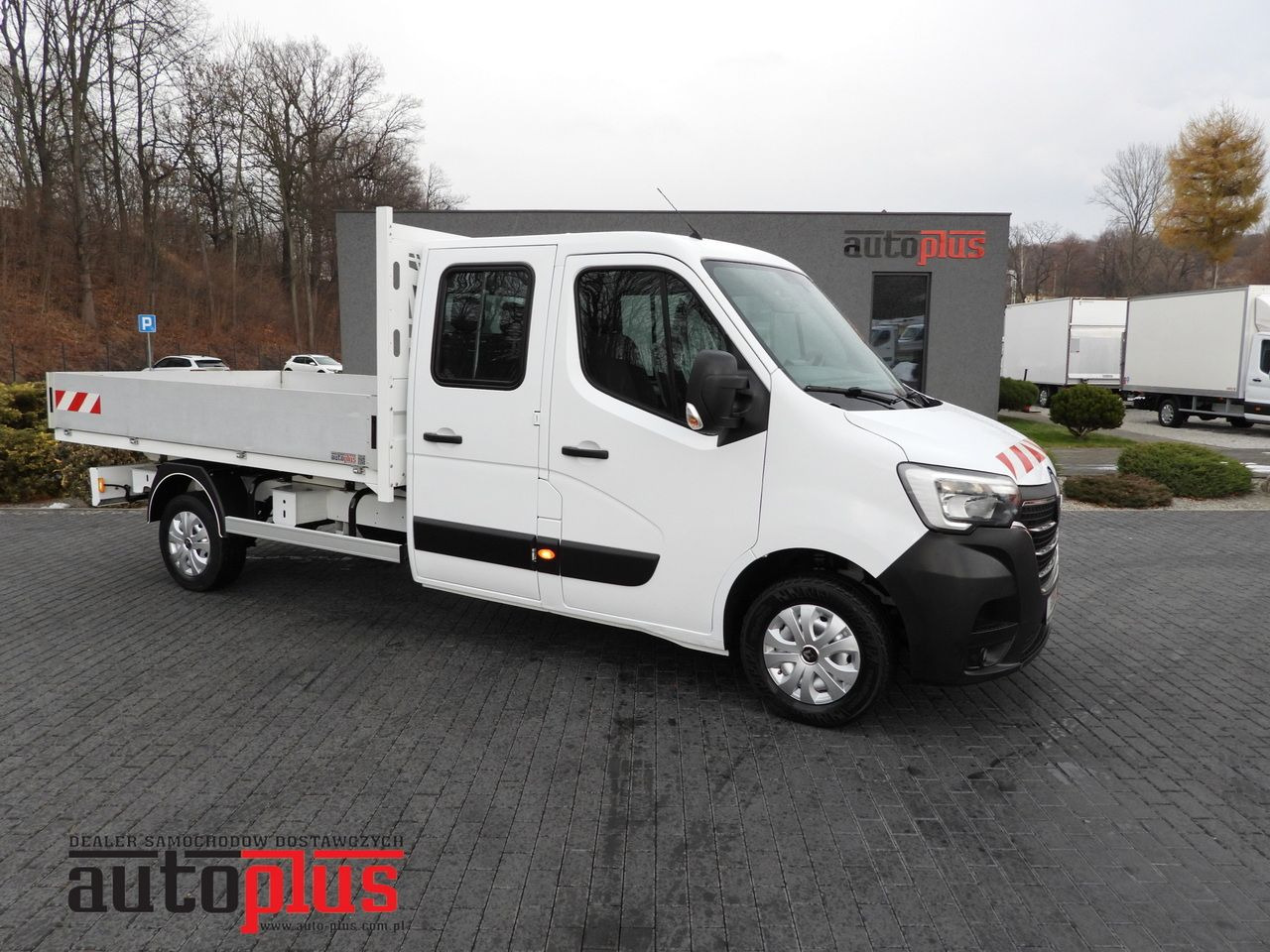 RENAULT MASTER STAKE BODY DOUBLE CABIN DOKA 6 SEATS CRUISE CONTROL NAVIGATION LED LIGHTS AIR CONDITIONING 150HP - Combi van: picture 1 RENAULT MASTER STAKE BODY DOUBLE CABIN DOKA 6 SEATS CRUISE CONTROL NAVIGATION LED LIGHTS AIR CONDITIONING 150HP - Combi van: picture 1