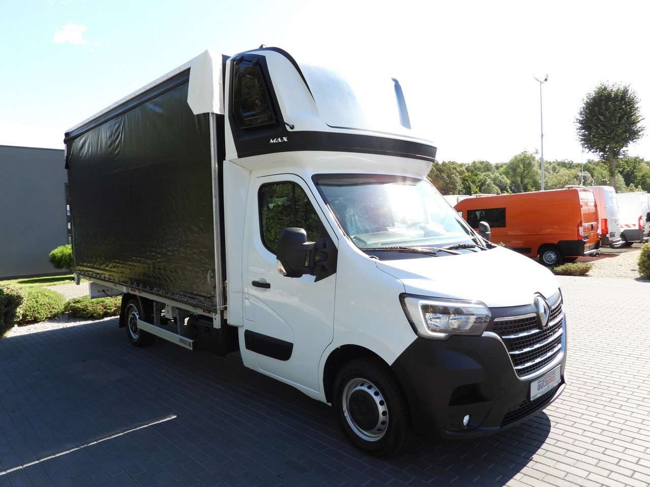 RENAULT MASTER TARPAULIN 10 PALLETS WEBASTO CRUISE CONTROL LED LIGHTS AIR CONDITIONING 165HP - Curtain side van: picture 4 RENAULT MASTER TARPAULIN 10 PALLETS WEBASTO CRUISE CONTROL LED LIGHTS AIR CONDITIONING 165HP - Curtain side van: picture 4