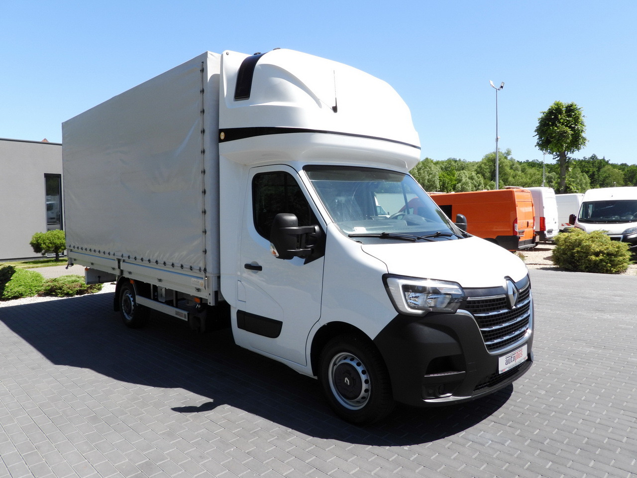 RENAULT MASTER TARPAULIN 10 PALLETS WEBASTO CRUISE CONTROL LED LIGHTS PNEUMATICS AIR CONDITIONING 165HP - Curtain side van: picture 4 RENAULT MASTER TARPAULIN 10 PALLETS WEBASTO CRUISE CONTROL LED LIGHTS PNEUMATICS AIR CONDITIONING 165HP - Curtain side van: picture 4