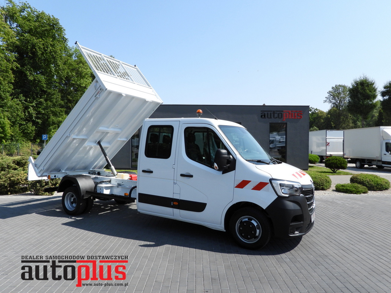 RENAULT MASTER TIPPER DOUBLE CABIN DOKA 6 SEATS CRUISE CONTROL LED LIGHTS TWIN WHEELS AIR CONDITIONING  130HP - Tipper van: picture 1 RENAULT MASTER TIPPER DOUBLE CABIN DOKA 6 SEATS CRUISE CONTROL LED LIGHTS TWIN WHEELS AIR CONDITIONING  130HP - Tipper van: picture 1