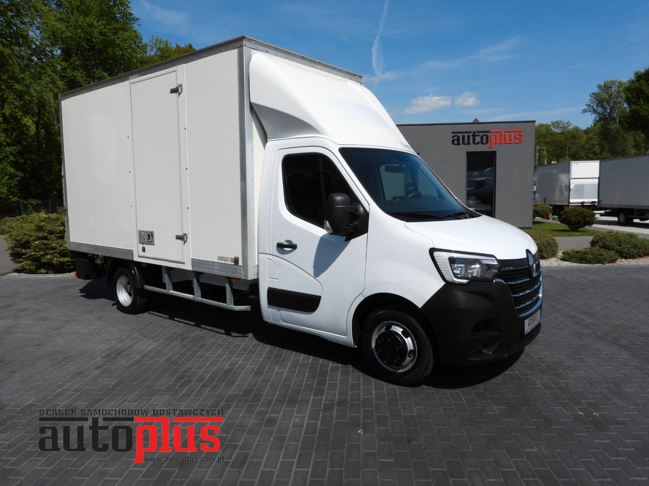Renault MASTER KOFFER AUFZUG 8 PALETTEN TEMPOMAT NAVI - Box van: picture 1 Renault MASTER KOFFER AUFZUG 8 PALETTEN TEMPOMAT NAVI - Box van: picture 1