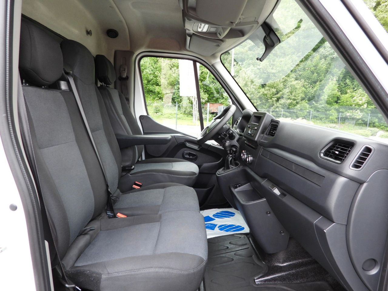 Curtain side van Renault MASTER  PRITSCHE PLANE 10 PALETTEN TEMPOMAT: picture 26