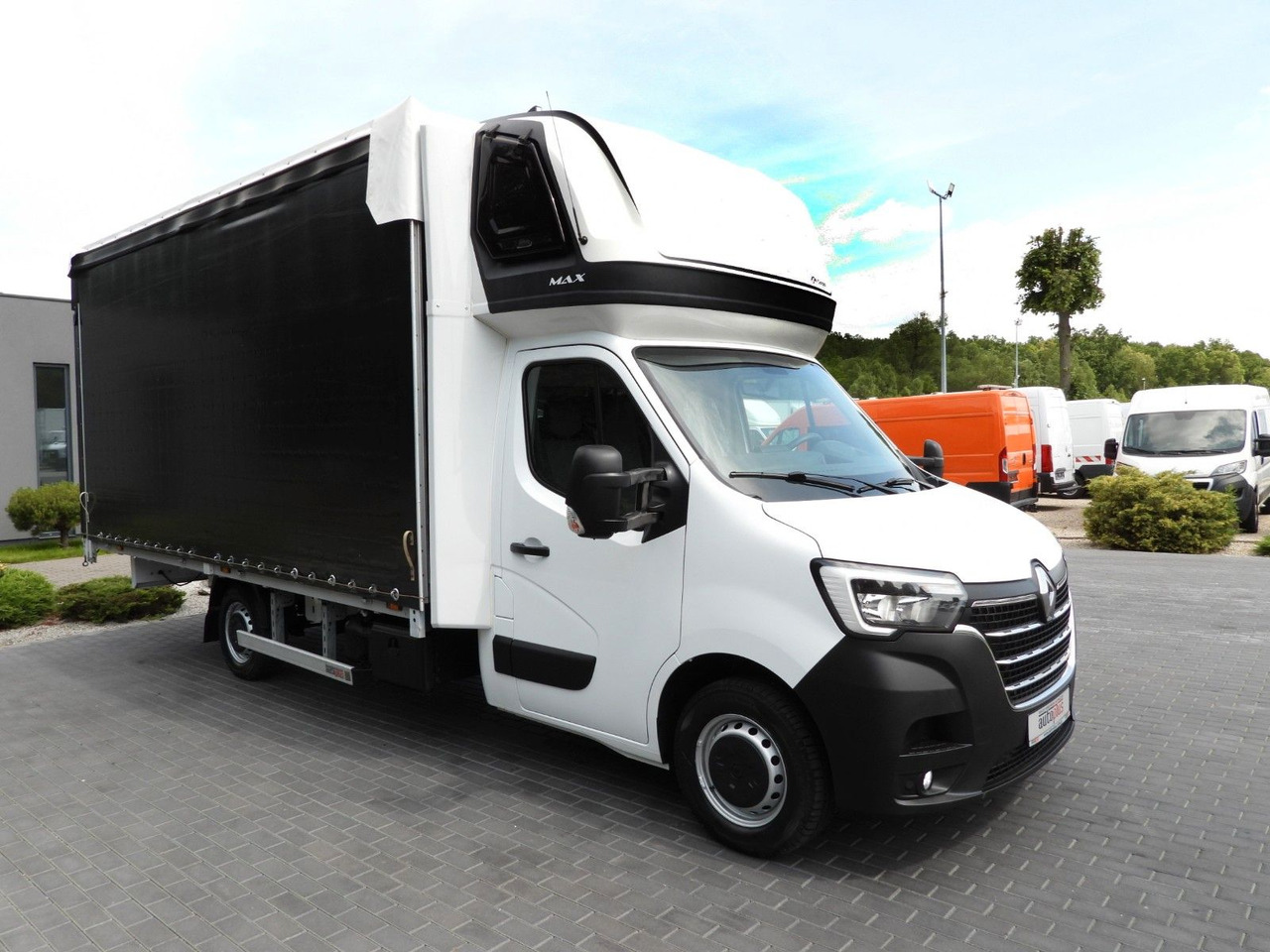 Renault MASTER PRITSCHE PLANE 12 PALETTEN WEBASTO A/C - Curtain side van: picture 4 Renault MASTER PRITSCHE PLANE 12 PALETTEN WEBASTO A/C - Curtain side van: picture 4