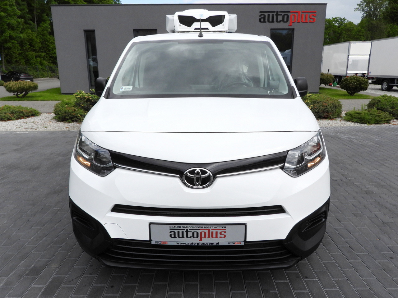 TOYOTA PROACE CITY REFRIGERATOR VAN -15*C POWER SUPPLY 230V CRUISE CONTROL AIR CONDITIONING 100HP - Refrigerated van: picture 5 TOYOTA PROACE CITY REFRIGERATOR VAN -15*C POWER SUPPLY 230V CRUISE CONTROL AIR CONDITIONING 100HP - Refrigerated van: picture 5