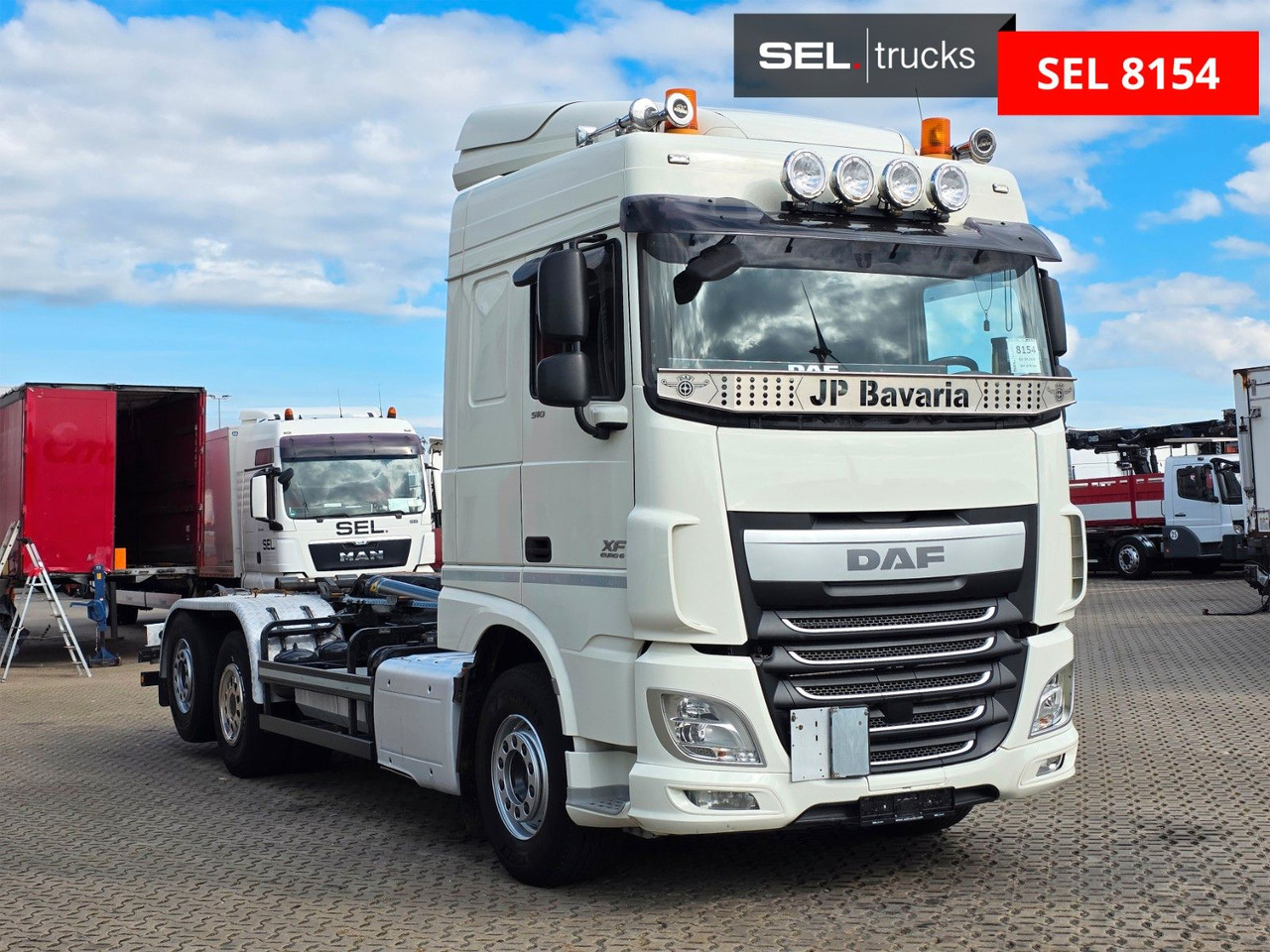 DAF XF 510 FAN / ZF Intarder / Lenk-Liftachse - Hook lift truck: picture 3 DAF XF 510 FAN / ZF Intarder / Lenk-Liftachse - Hook lift truck: picture 3