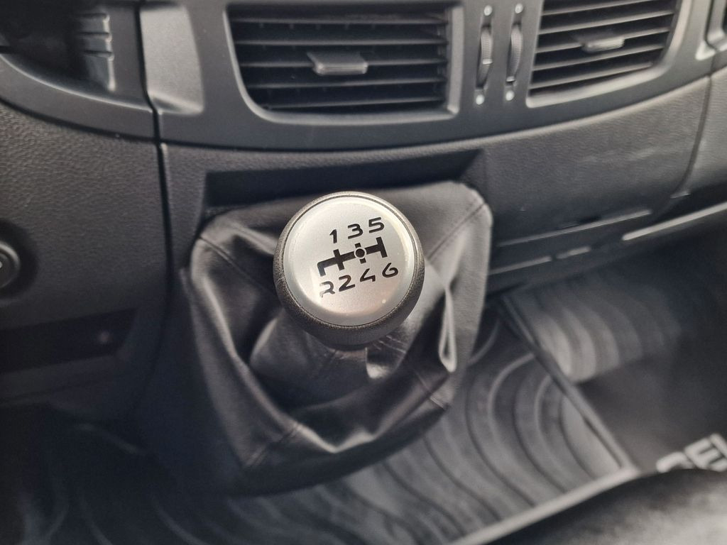 Box truck Iveco Eurocargo 75-160 / Ldbw / Rückfahrkamera Iveco Eurocargo 75-160 / Ldbw / Rückfahrkamera: picture 25 Box truck Iveco Eurocargo 75-160 / Ldbw / Rückfahrkamera Iveco Eurocargo 75-160 / Ldbw / Rückfahrkamera: picture 25