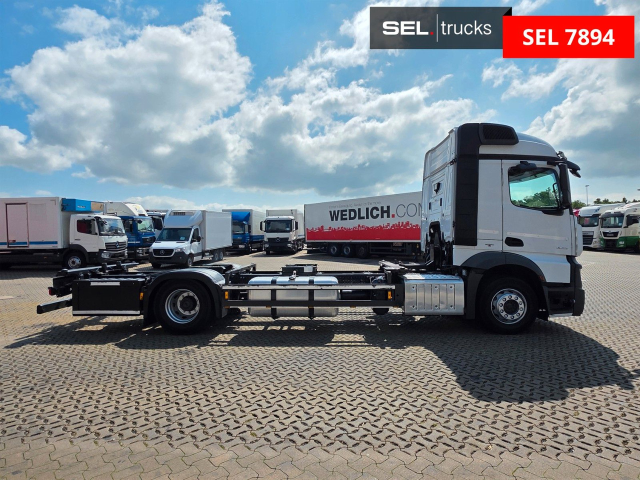 Mercedes-Benz Actros 1842 / Standklimaanlage - Container transporter/ Swap body truck: picture 4 Mercedes-Benz Actros 1842 / Standklimaanlage - Container transporter/ Swap body truck: picture 4