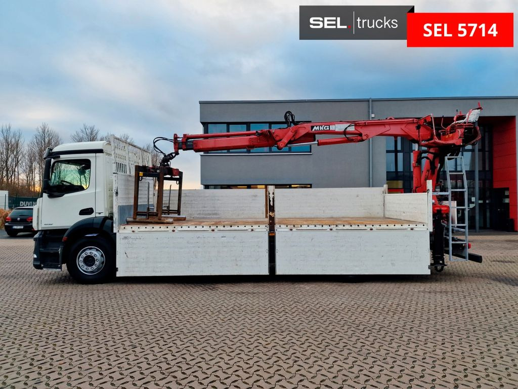 Dropside/ Flatbed truck, Crane truck Mercedes-Benz Antos 1832 / MKG Kran: picture 9