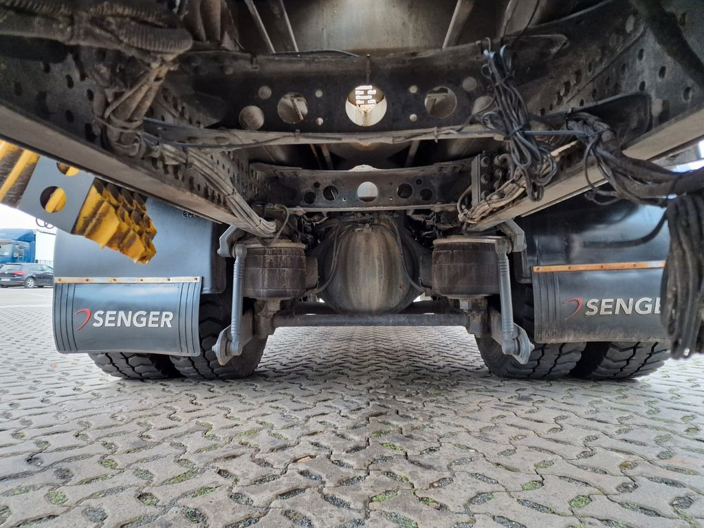 Dropside/ Flatbed truck, Crane truck Mercedes-Benz Antos 1832 / MKG Kran: picture 26