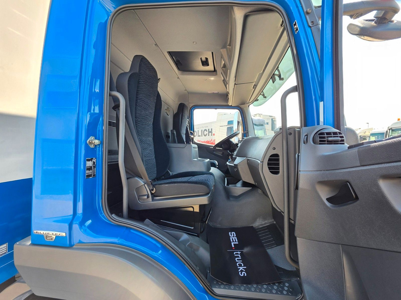 Box truck Mercedes-Benz Atego 1324 / Ladebordwand: picture 18