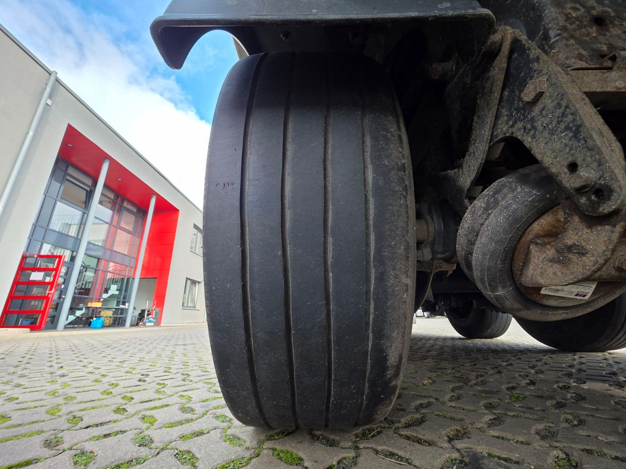 Walking floor semi-trailer Reisch R24 / Alu/ Lift / elektr. Dach: picture 39 Walking floor semi-trailer Reisch R24 / Alu/ Lift / elektr. Dach: picture 39