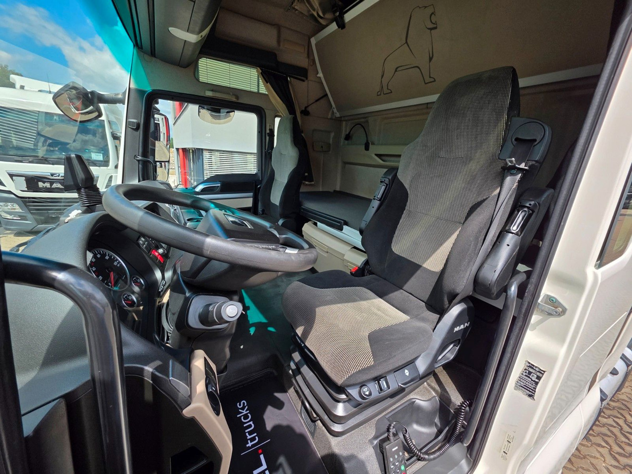Tractor unit MAN TGX 18.460 4X2 LLS-U /Retarder /2 Tanks /ADR  AT: picture 16