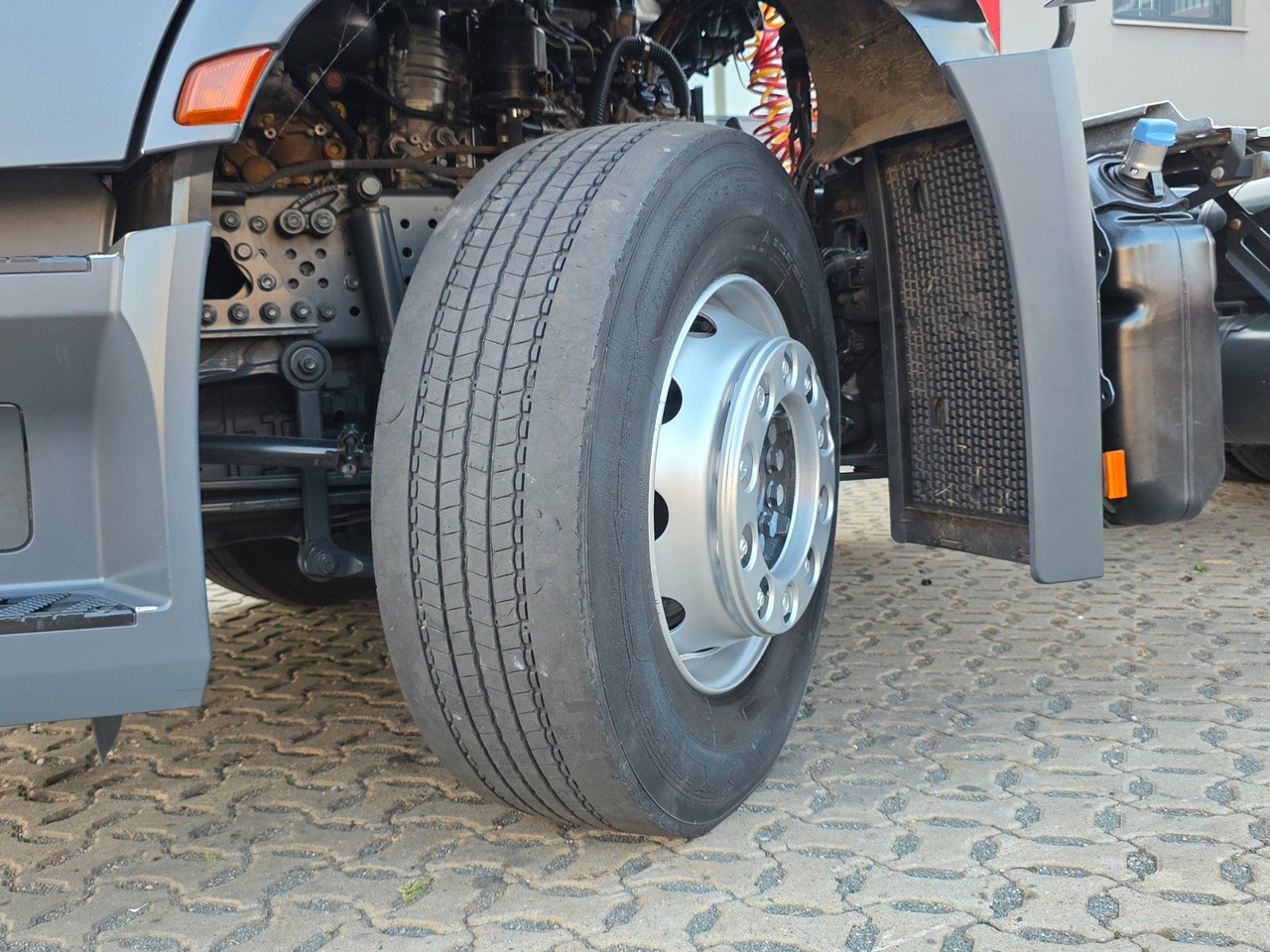 Tractor unit Mercedes-Benz Actros 1843: picture 27