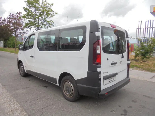 Nissan NV 300 - Bus: picture 4 Nissan NV 300 - Bus: picture 4
