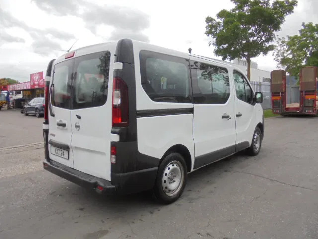Nissan NV 300 - Bus: picture 4 Nissan NV 300 - Bus: picture 4