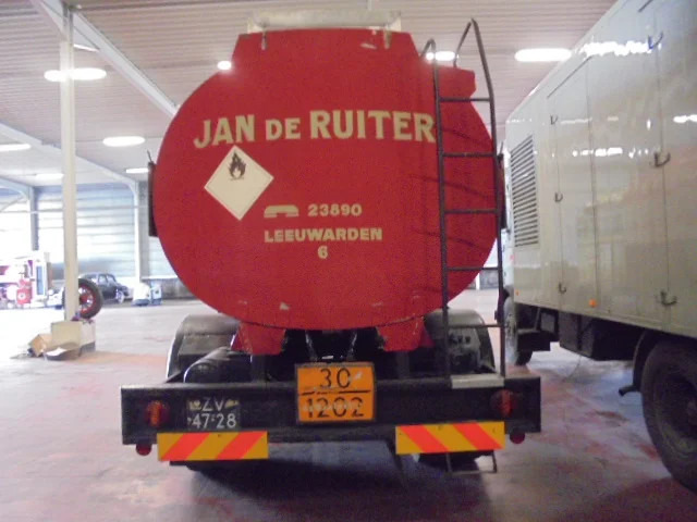 DAF 1600 A1600DF 360 - Tank truck: picture 4 DAF 1600 A1600DF 360 - Tank truck: picture 4