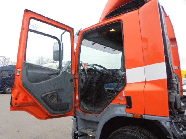 Box truck DAF CF 180: picture 7