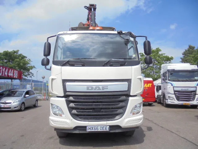 DAF CF 370 8X4 + PALFINGER EPSILON - Tipper, Crane truck: picture 2 DAF CF 370 8X4 + PALFINGER EPSILON - Tipper, Crane truck: picture 2