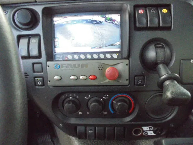 Garbage truck DAF CF 75.250 6X2: picture 13