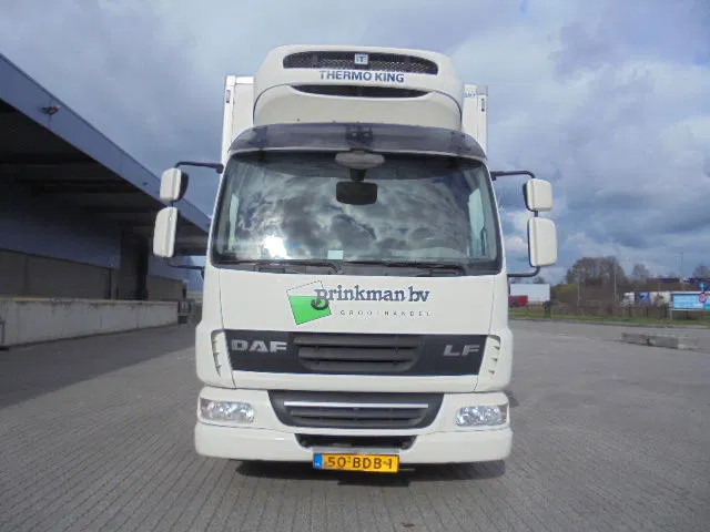 DAF LF 45 210 NL TRUCK - Refrigerator truck: picture 2 DAF LF 45 210 NL TRUCK - Refrigerator truck: picture 2