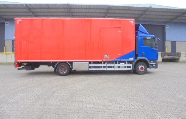 MAN TGM 12.250 NL TRUCK - Box truck: picture 4 MAN TGM 12.250 NL TRUCK - Box truck: picture 4