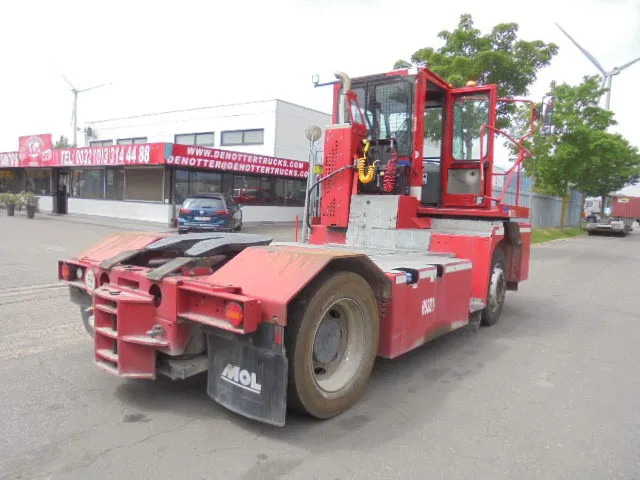 MOL YM225/4X2 40KM/H - Terminal tractor: picture 5 MOL YM225/4X2 40KM/H - Terminal tractor: picture 5