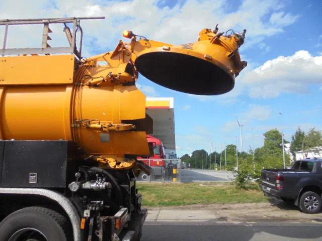 Vacuum truck Mercedes-Benz Actros 4141K MEGA VAC: picture 5