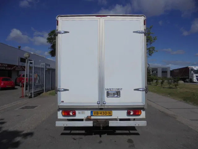 Nissan Cabstar 35.14 - Box van: picture 5 Nissan Cabstar 35.14 - Box van: picture 5