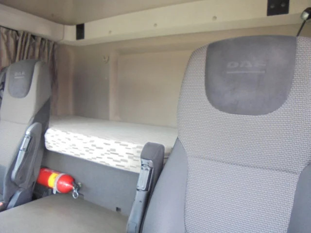 Tractor unit DAF CF 440: picture 14