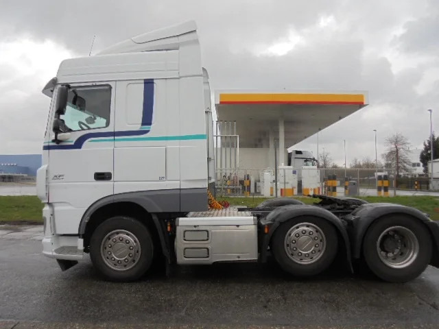 Lease a DAF XF 440 6x2 DAF XF 440 6x2: picture 8