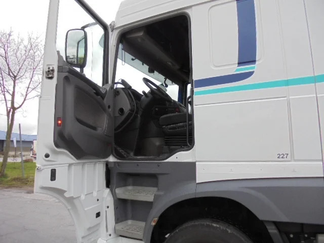 Lease a DAF XF 440 6x2 DAF XF 440 6x2: picture 11